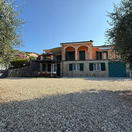 Casa Riviera Dei Fiori * Civezza