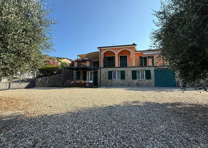 Casa Riviera Dei Fiori * Civezza